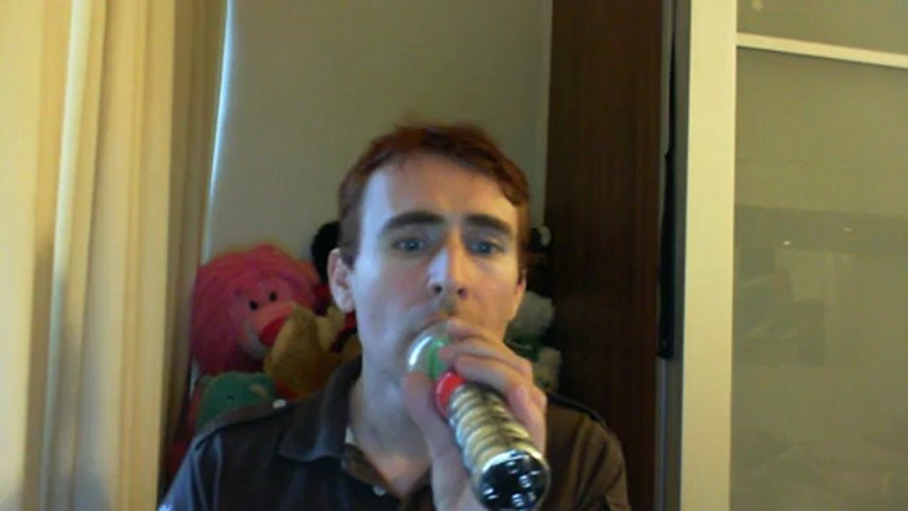 Wiwi égratigne "miss you nights" de Cliff Richard