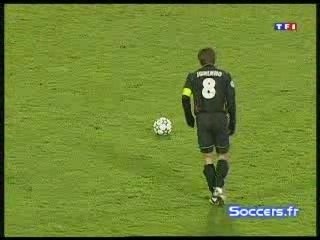 coup franc juninho lyon vs kiev