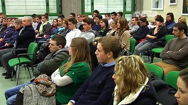 NONNI A LEZIONE DI WEB DAGLI ALUNNI