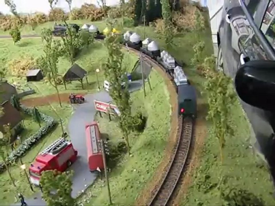 Train monoature : Réseau de Gérard : Video 75 : 040 TA et wagons de pulvérulents