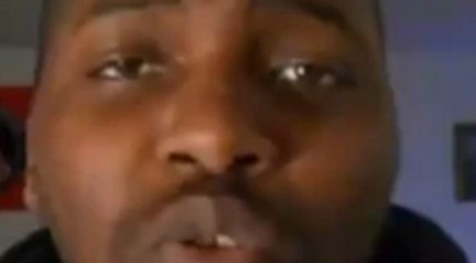 Cortex se ridiculise devant sa webcam