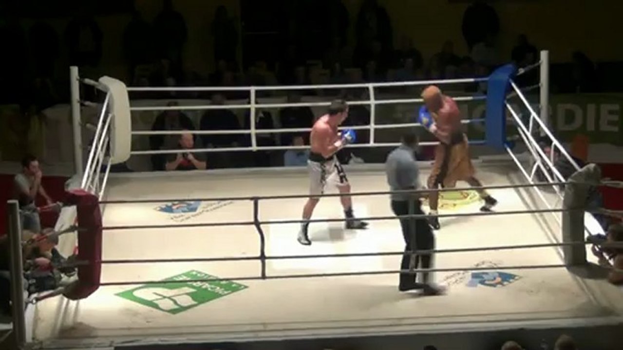 Combat de Karim Achour vs Michel Mothmora le 12 janvier 2013 !!!!
