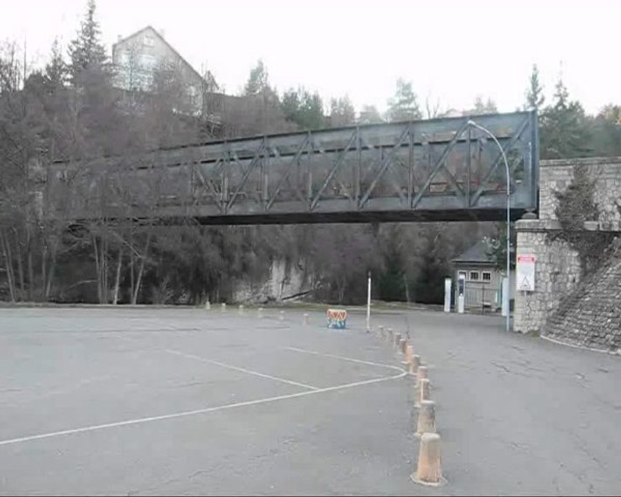 TER MENDE-NIMES SUR LE PONT METALLIQUE DU VILLERET