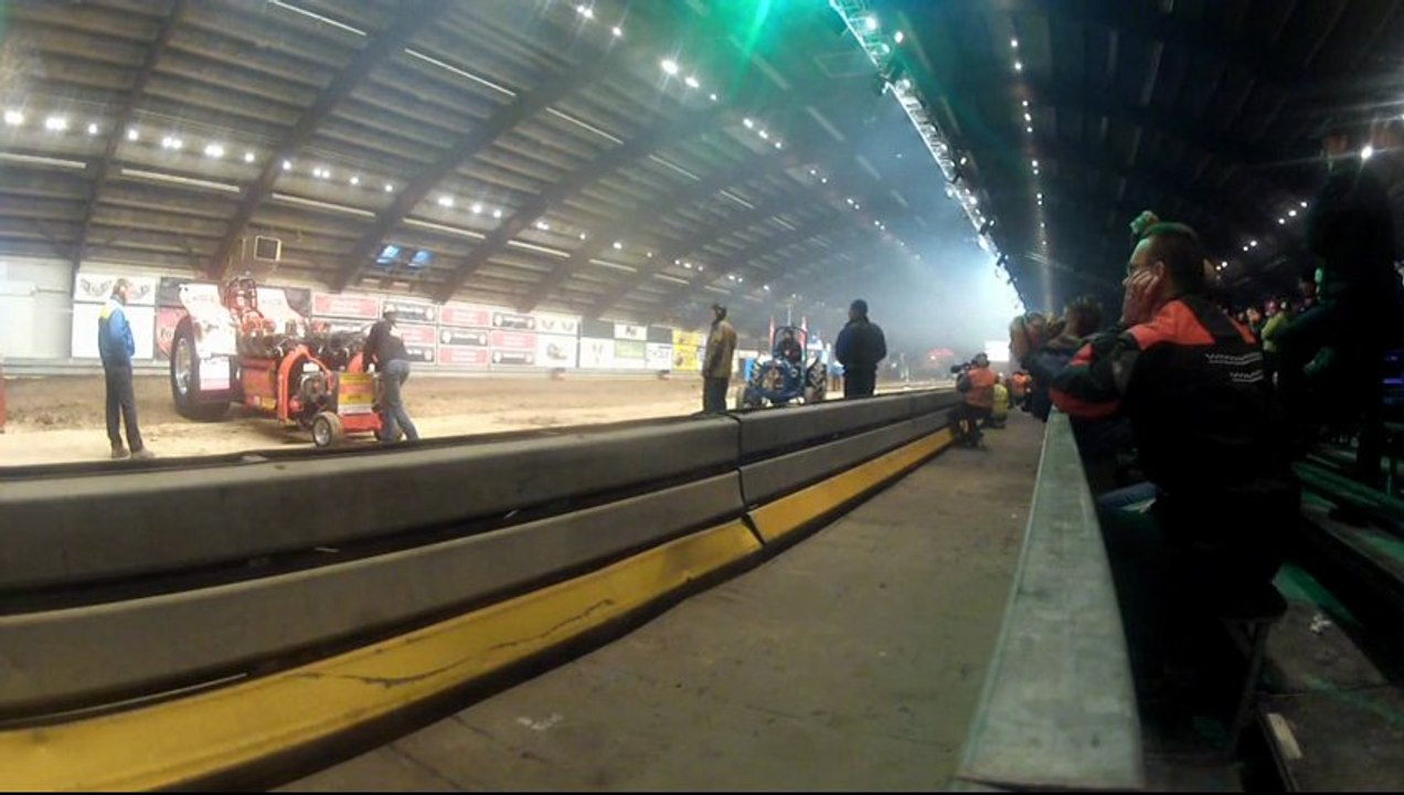 Pagani productions@indoor tractor pulling zwolle 2013 19-1-2013 part 3b
