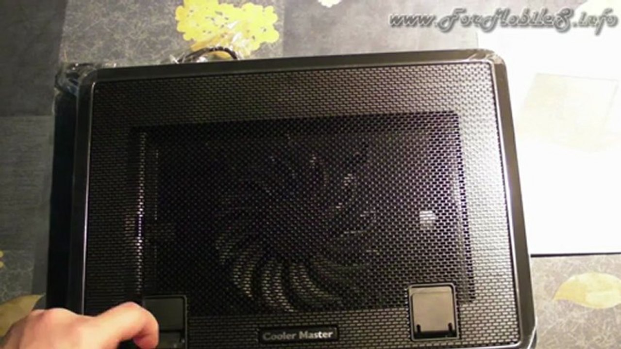 Unboxing di Cooler Master Notepal Ergostand II - esclusiva mondiale !