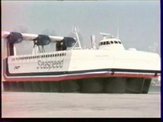 Arrivée du Naviplane N500 à Douvres