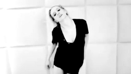 Ashlee Simpson - Bat For a Heart