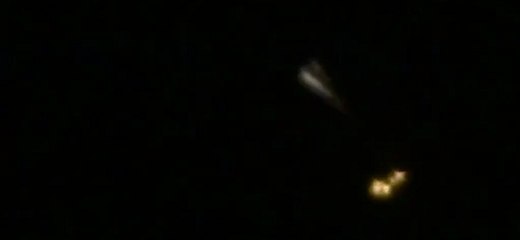 ufo.avion?(lance fusées)Salvador 26.01.2013