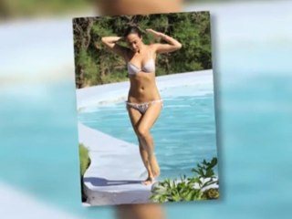 Descargar video: Myleene Klass Flaunts Her Figure in a White Bikini