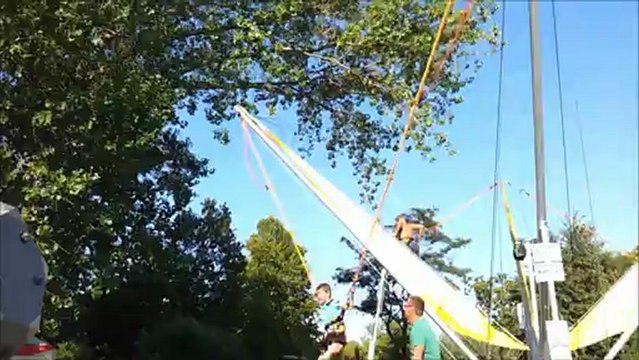 Trampoline elastique skyjump