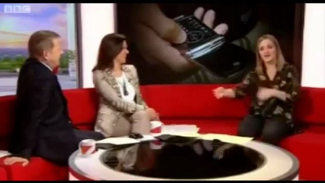 Laura Safe Tells How she Fell into a Canal while Texting