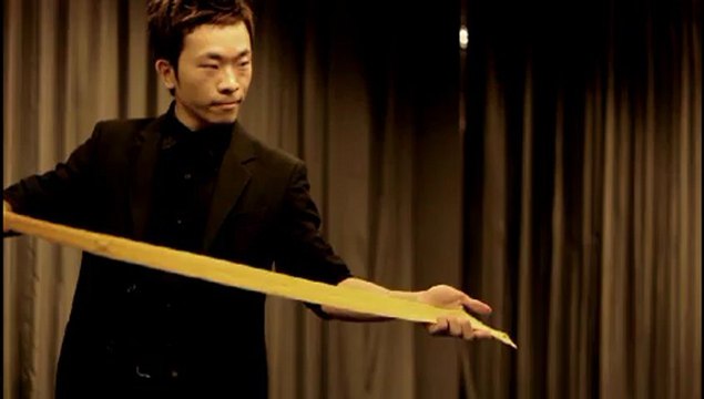 Tie Knot (Blue) by Lee Ang-Hsuan (gimmicks and DVD) - Magic Trick