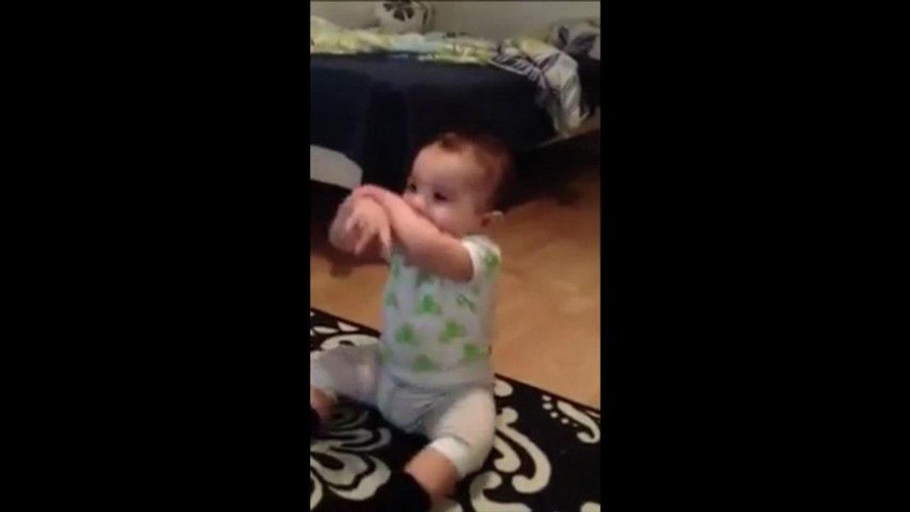 Âgé de 7 mois, ce bébé danse le Gangnam Style