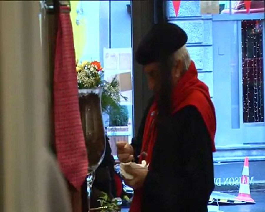 MAISON DU CHAPEAU - Herbert Meier und sein Haus der 1000 Hüt