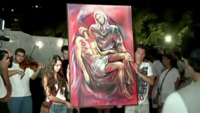 Vigil held for Brazil fire victims in Santa Maria