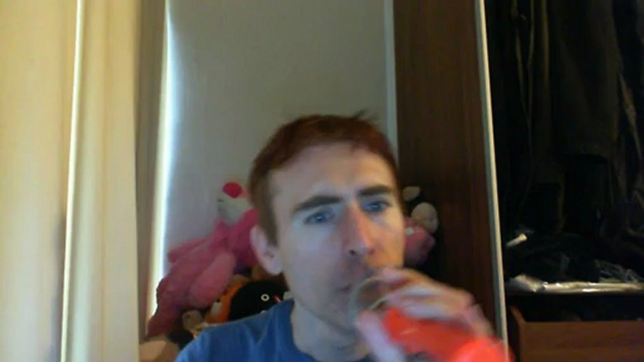 Wiwi égratigne "je me fous de tout" de Véronique Sanson