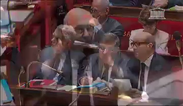 Michel Sapin, ministre du travail répond à Patrice Carvalho, député de l'Oise