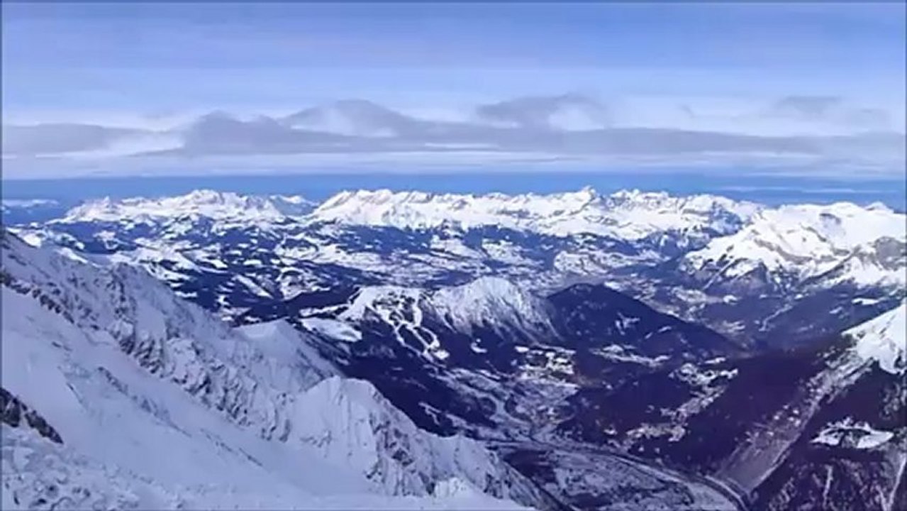 Anouck & Elodie Mouthon : Couloir des Cosmiques en snowboard.