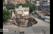 En Chine, plusieurs bâtiments engloutis dans les souterrains de Guangzhou