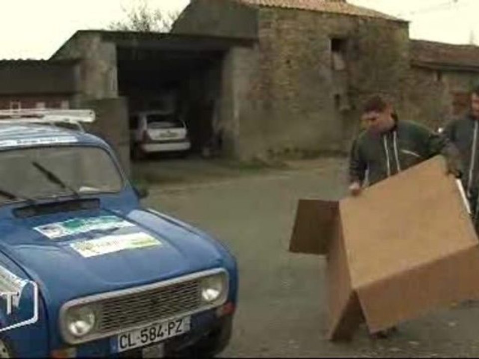 4L Trophy : Pierre et Alexandre se préparent (Chantonnay)