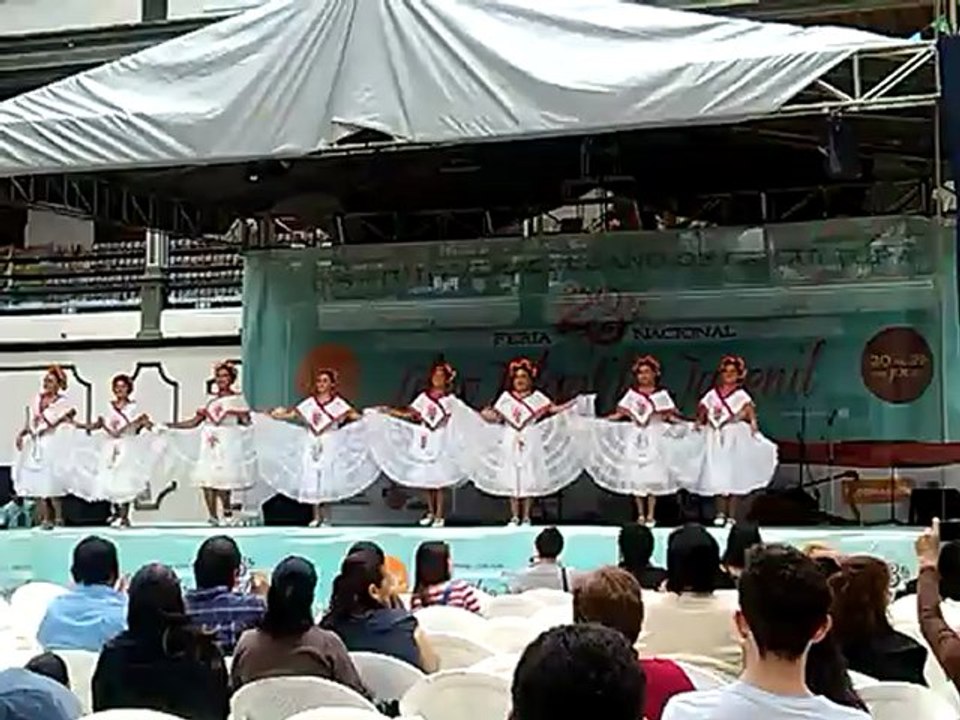 Precentacion de Danza Folclorica Salvador 2 de 6