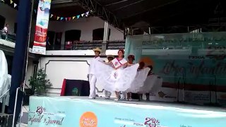Precentacion de Danza Folclorica Salvador 3 de 4