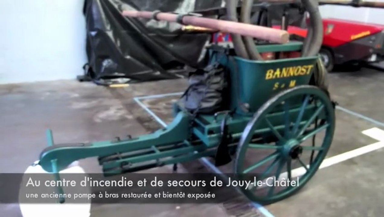 Jouy-le-Châtel :  une pompe à bras de 1888 restaurée par des pompiers du CIS