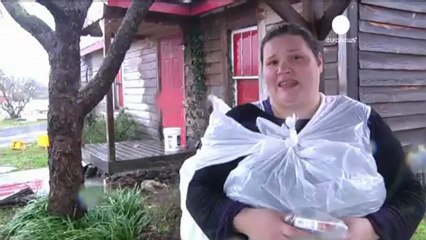 Unseasonal tornadoes lash US south