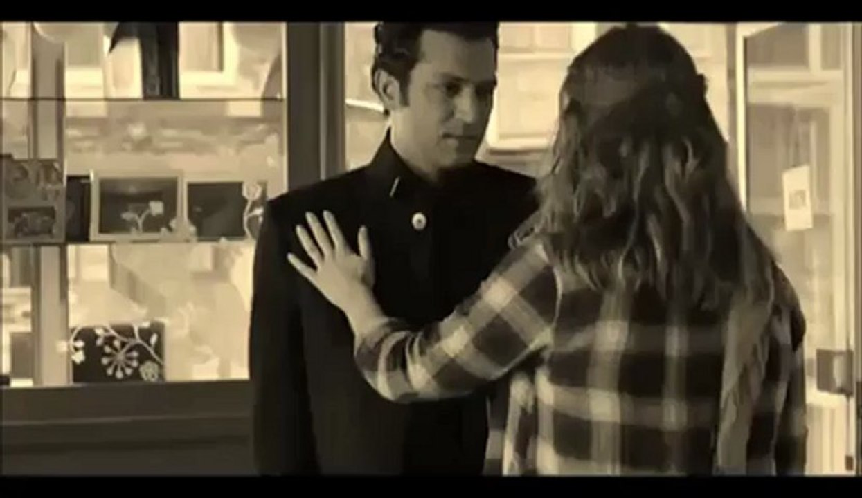 Ecevit & Ahu - Τραβα σκανδαλη