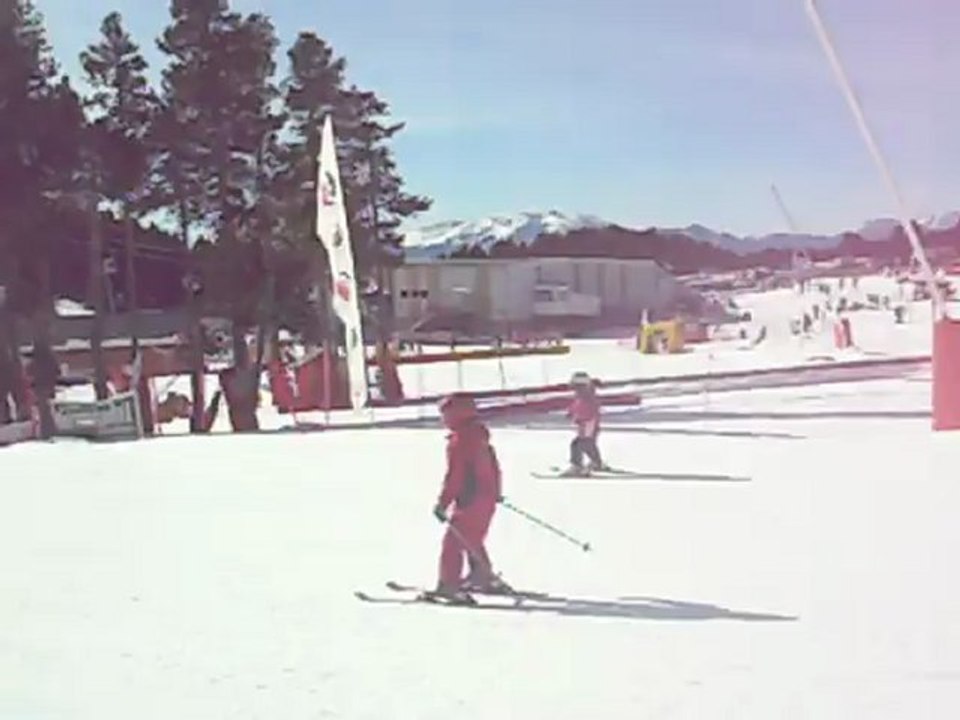 Flo fait du ski