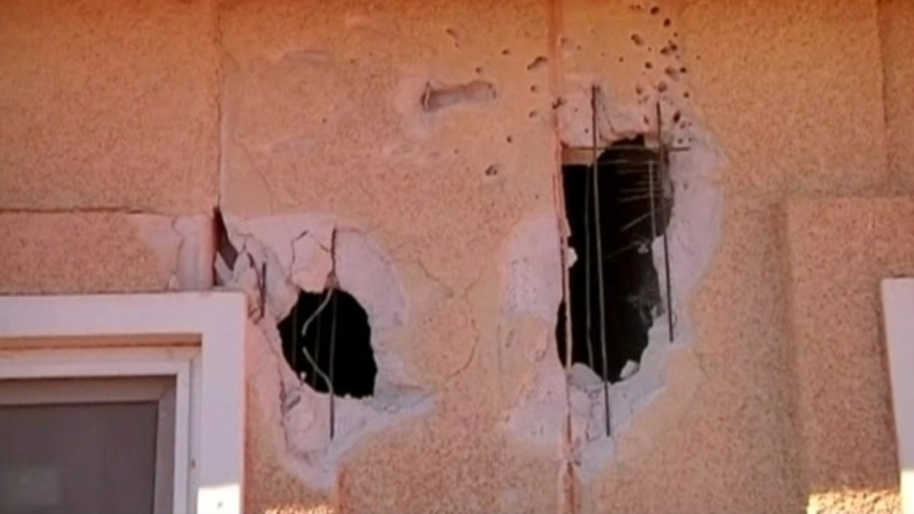 Glimpses into Algerian gas compound suggest fierce fighting