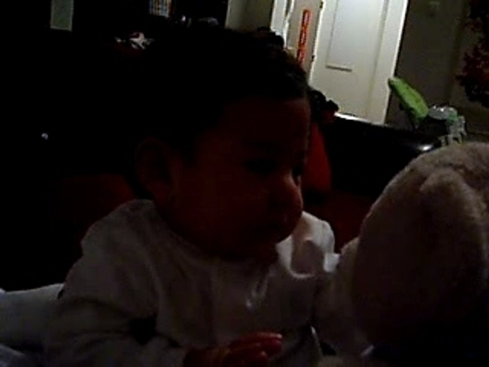 Léo roule une pelle à Macaron
