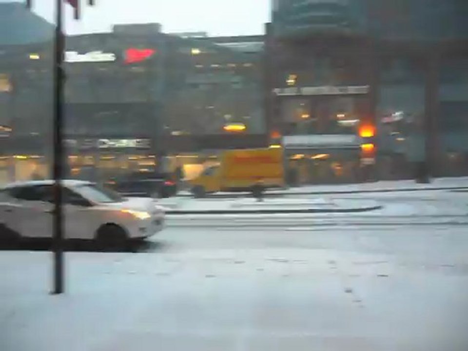 Et d'un coup, sans préavis... tempête de neige sur Montréal!