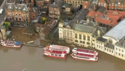 Government 'too slow' over flooding