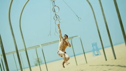 Fruit of the Loom con Luke Manzino