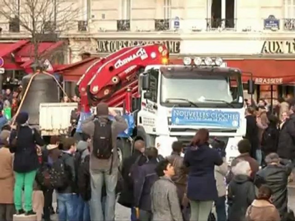 Нотр-Дам де Пари встречает новые колокола
