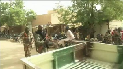 Mali: attesa per Hollande, a Timbuctu salvi 28mila...