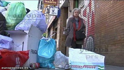 La basura invade Sevilla en el quinto día de huelga