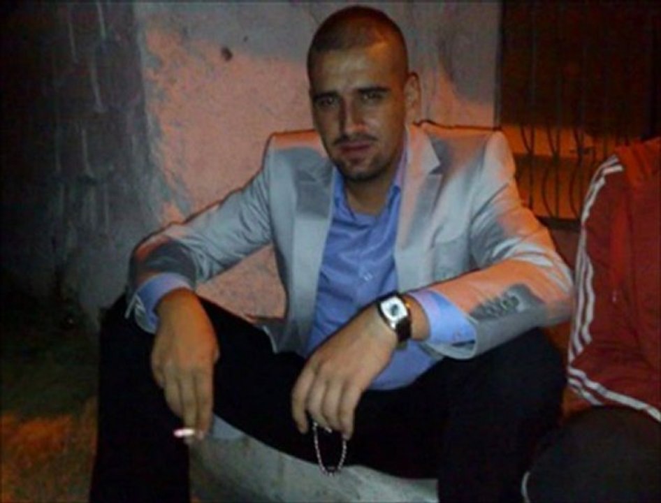 Murat AKTUG Hastalandım Üşüyorum