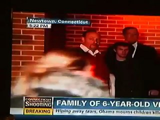 Conneticut Amoklauf? der trauernde Vater ein mieser Schauspieler?