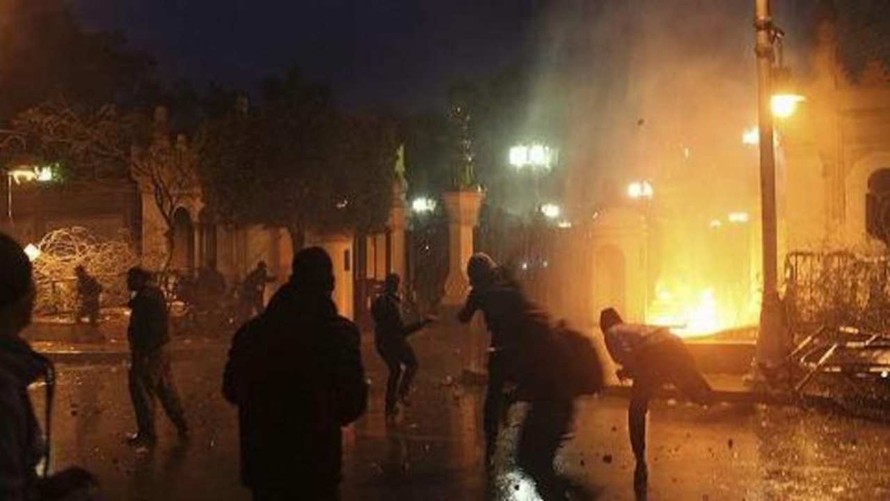 Calm returning after clashes in Cairo