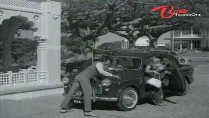 Raja Babu Hilarious Scene With Krishnam Raju In Park