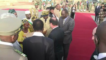 François Hollande au Mali pour une visite éclair