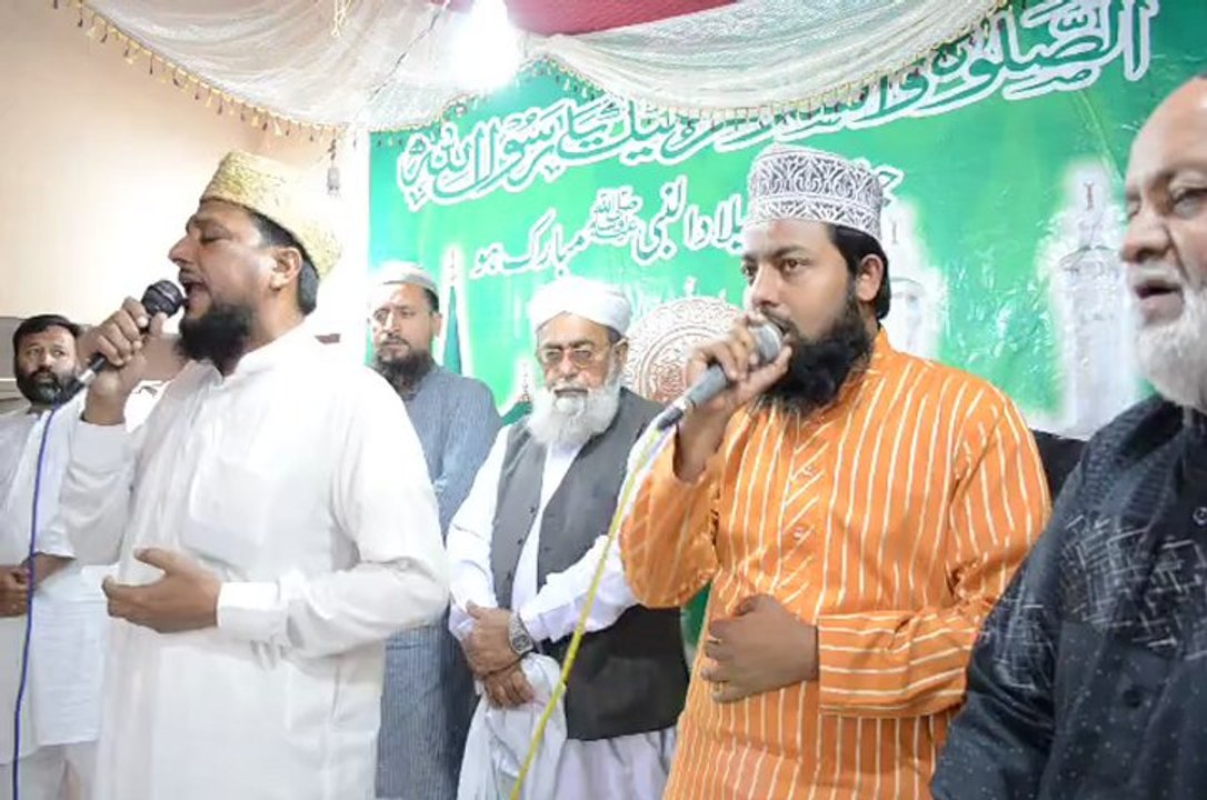 SALANA EID MILAD UN NABI (Sallallahu Alaihi Wasallam) 2013  NAAT KHAWAN FAKHAR UDDIN QADRI ( Manqabat) Al Haj Syed Zain Uddin Al Gilani  ORGANIZED By Mohammad Aslam Qureshi (Chairman Of Jamia Masjid-E-Khizra & Khizra Naat Academy) Karachi.Pakistan