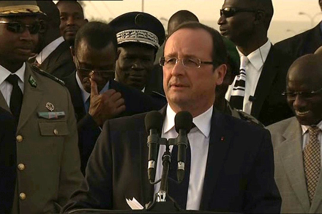 Discours avec le Président de la République du Mali depuis la place de l'indépendance à Bamako, Mali
