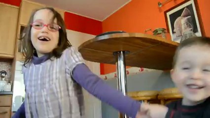 Le combat de coq entre Jade et Bastien