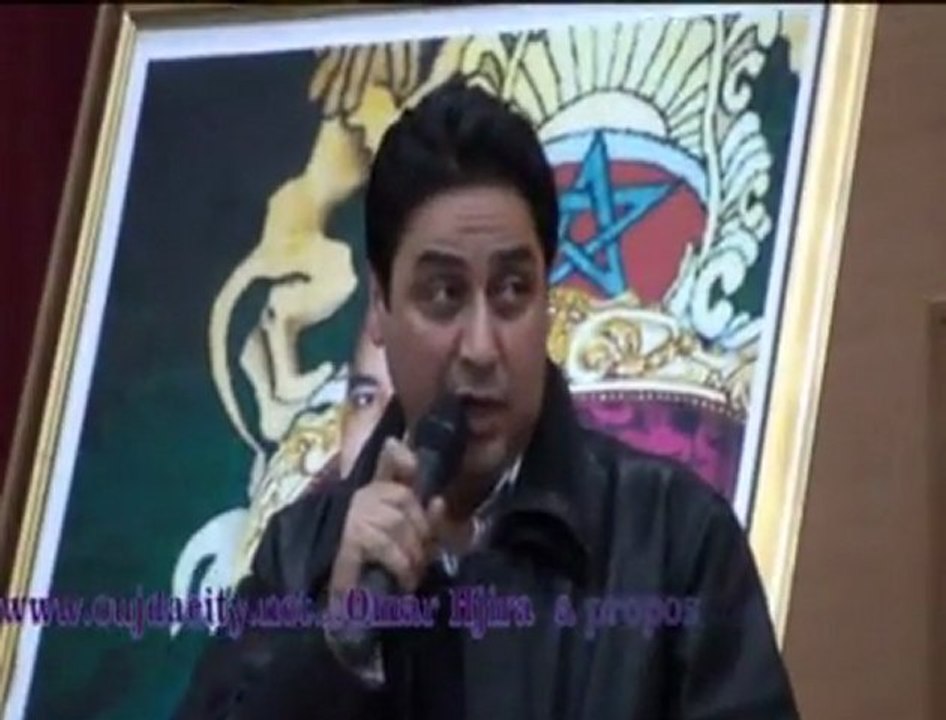 عمر حجيرة  رئيس الجماعة الحضرية خلال اللقاء التواصلي  مع تجار سوق مليلية واعلان افتتاح السوق يوم السبت 2 مارس 2013