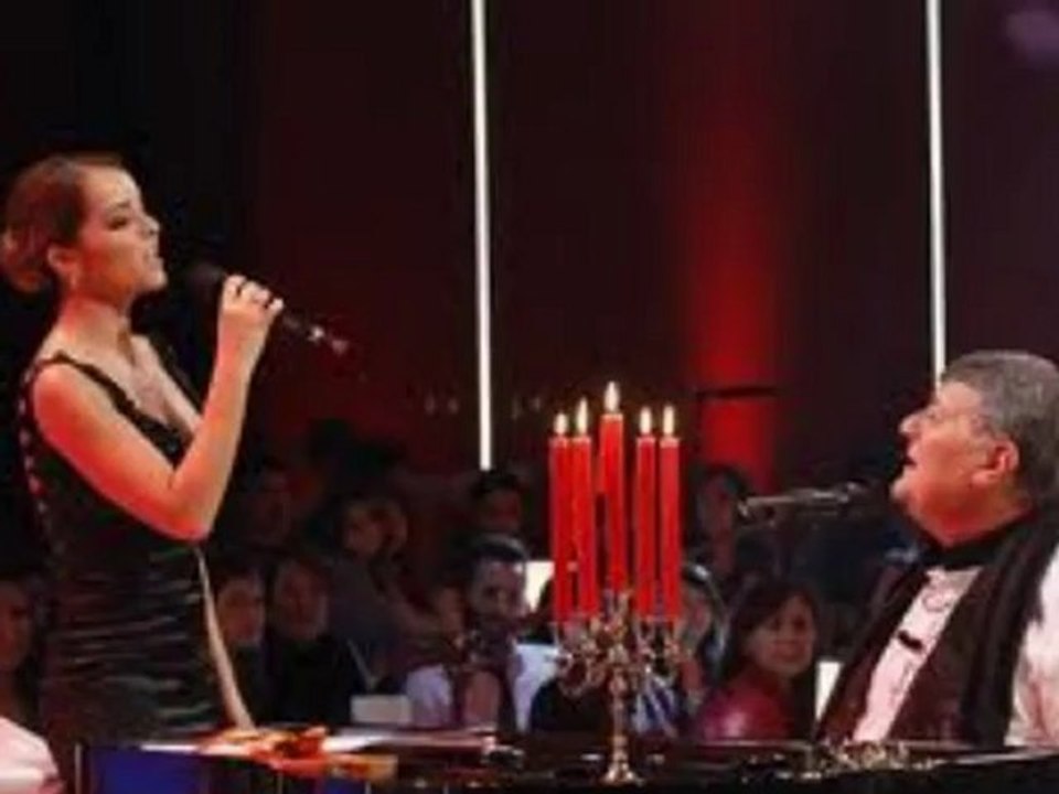 BENDE BU AŞK OLMASA KİM ARAR SENİ KİM ARAR.