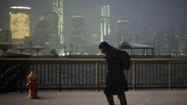 Snow batters northeast US