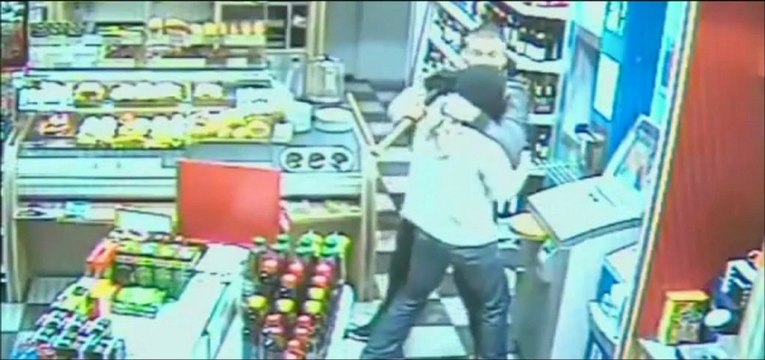 Allemagne : Ce voleur pleure dans les bras de sa victime